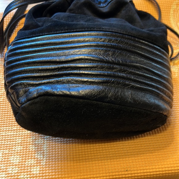 Beautiful like new Black leather & Swede drawstring bag by Toni genuine leather. - Picture 3 of 6